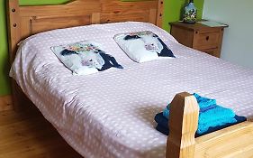 Room In A Private House In The Middle Of Countryside First Store Or Bar Within 10 Min Drive